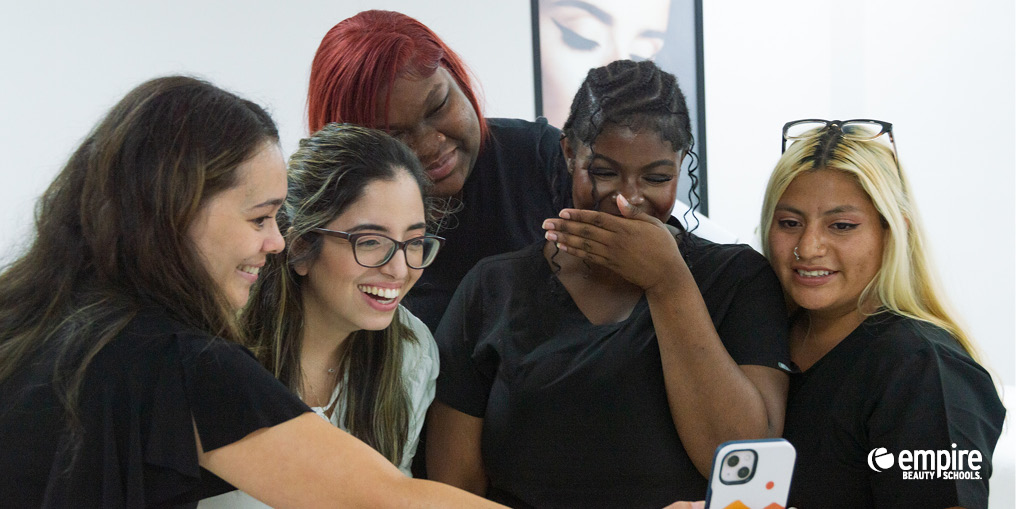 Cosmetologist Career Information Beauty School
